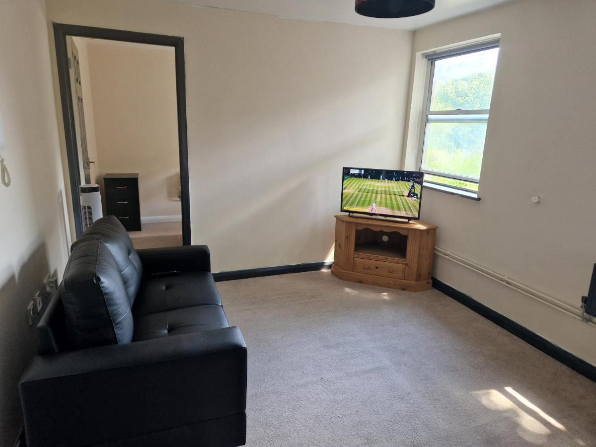 Maidstone Heights III - 1 Bedroom In Maidstone! Eksteriør bilde